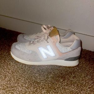 NEW BALANCE SIZE 8
